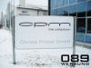 Firmenschild OPM, aus Dibond an Edelstahl - Stehlen, mit Betonsockel, Schild im Folienplot, von 089Werbung München.